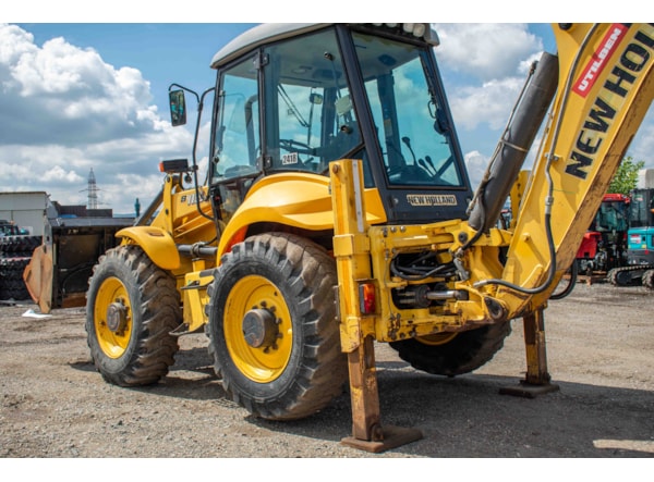 Buldoexcavator New Holland 115  de vanzare